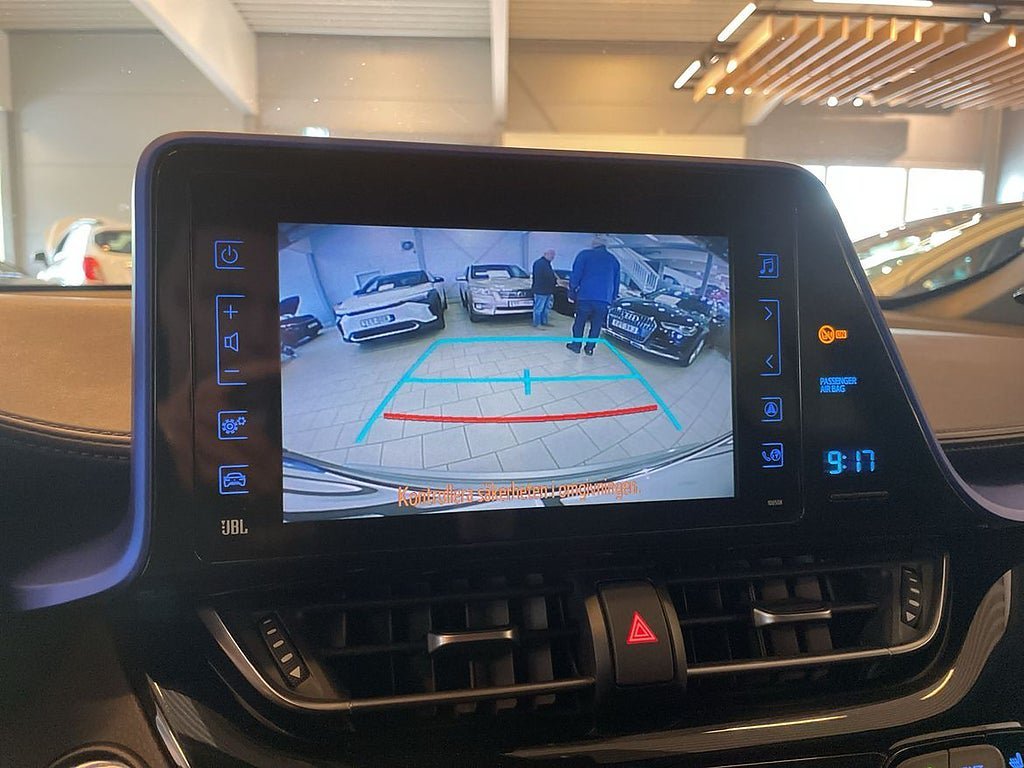 Vehicle Image 16