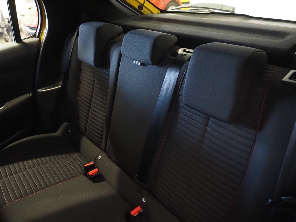 Vehicle Image 13