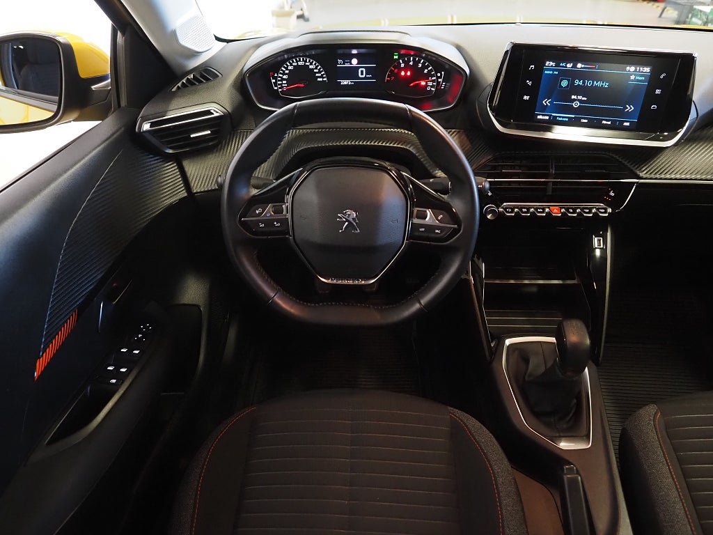Vehicle Image 16