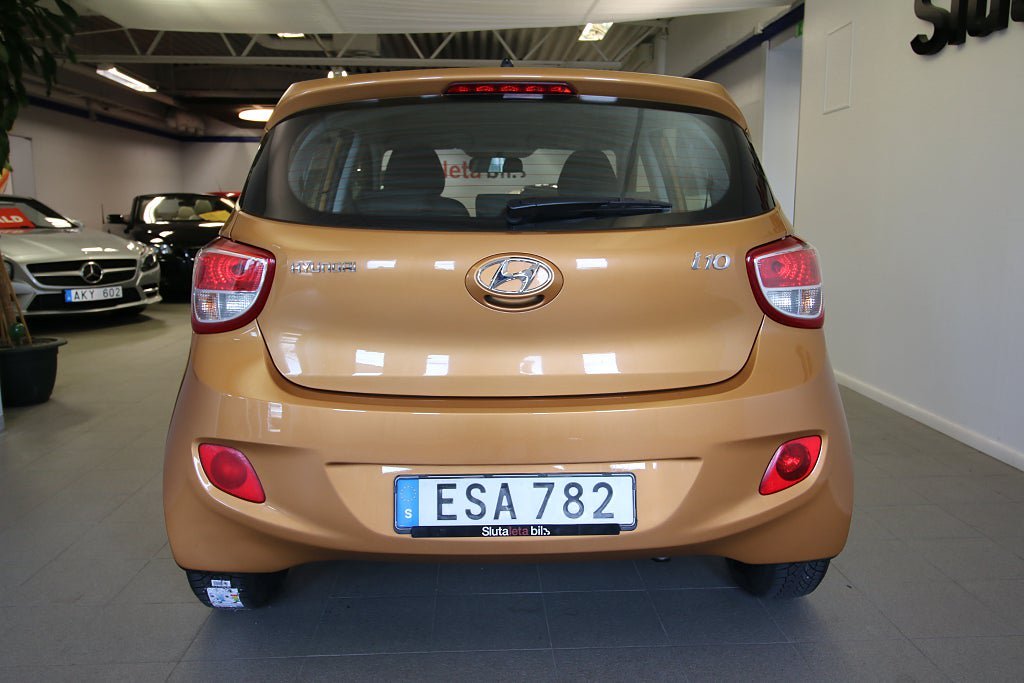 Vehicle Image 6