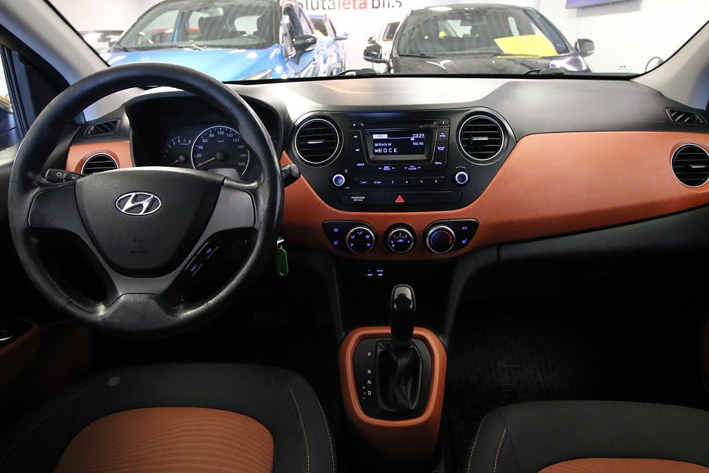 Vehicle Image 13