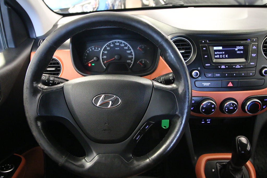 Vehicle Image 14