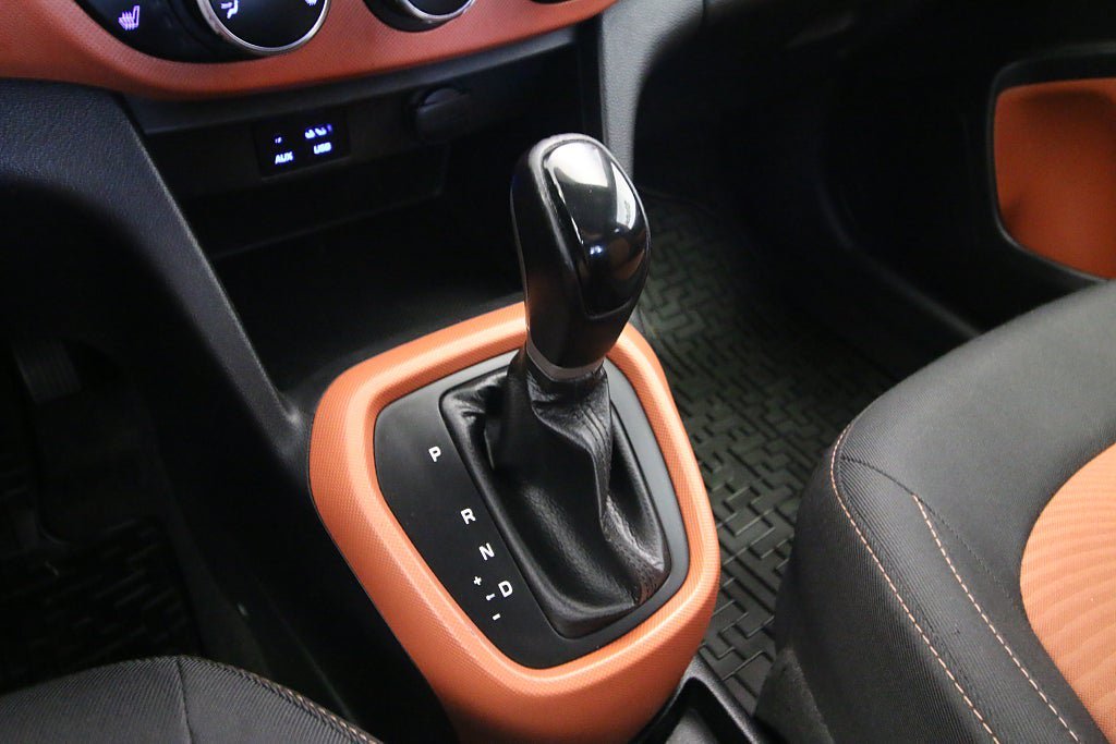 Vehicle Image 15