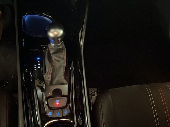Vehicle Image 12