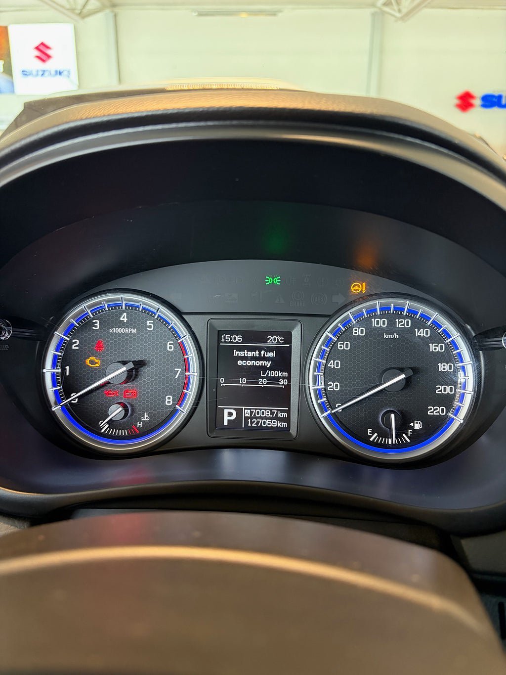 Vehicle Image 9