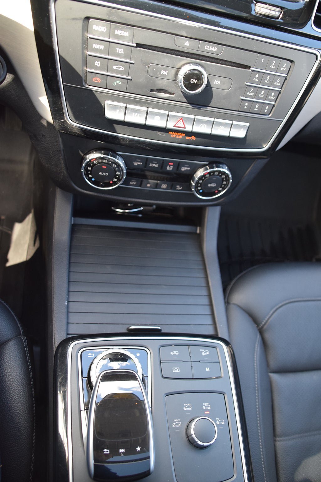 Vehicle Image 16
