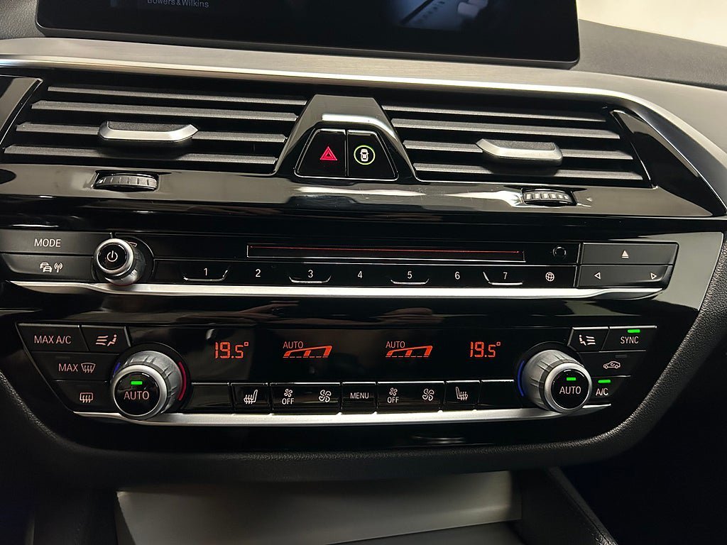 Vehicle Image 29