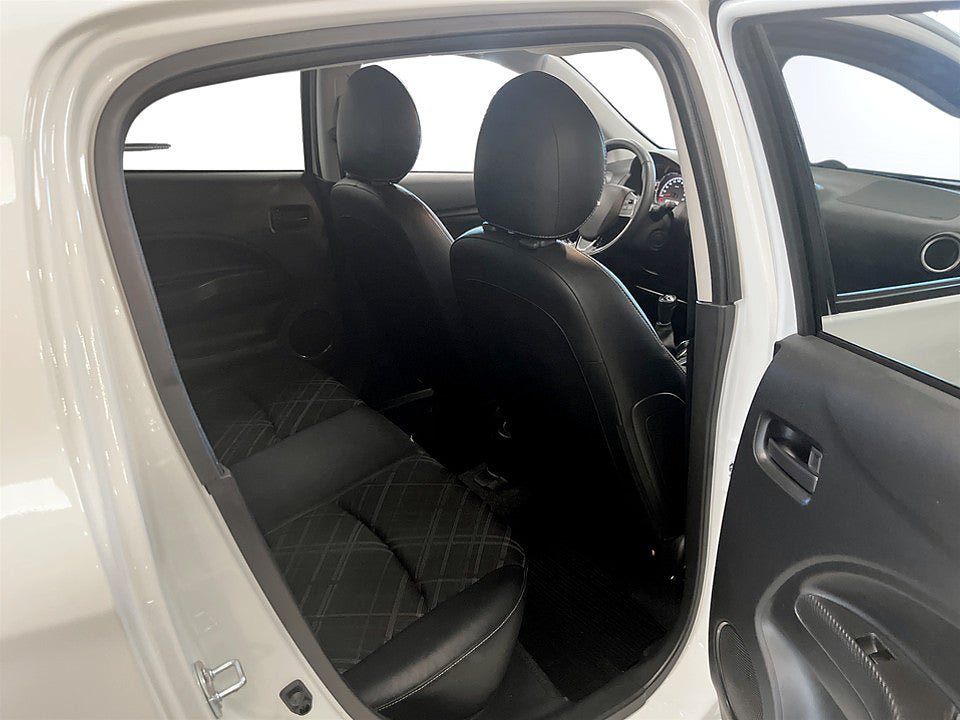 Vehicle Image 14