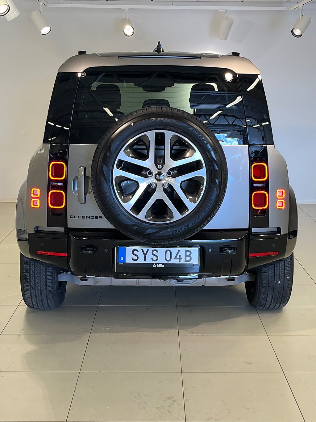 Vehicle Image 9