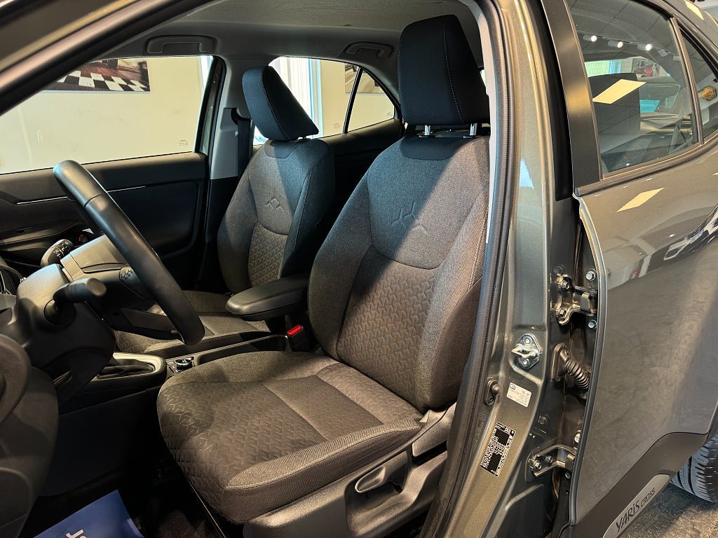 Vehicle Image 10