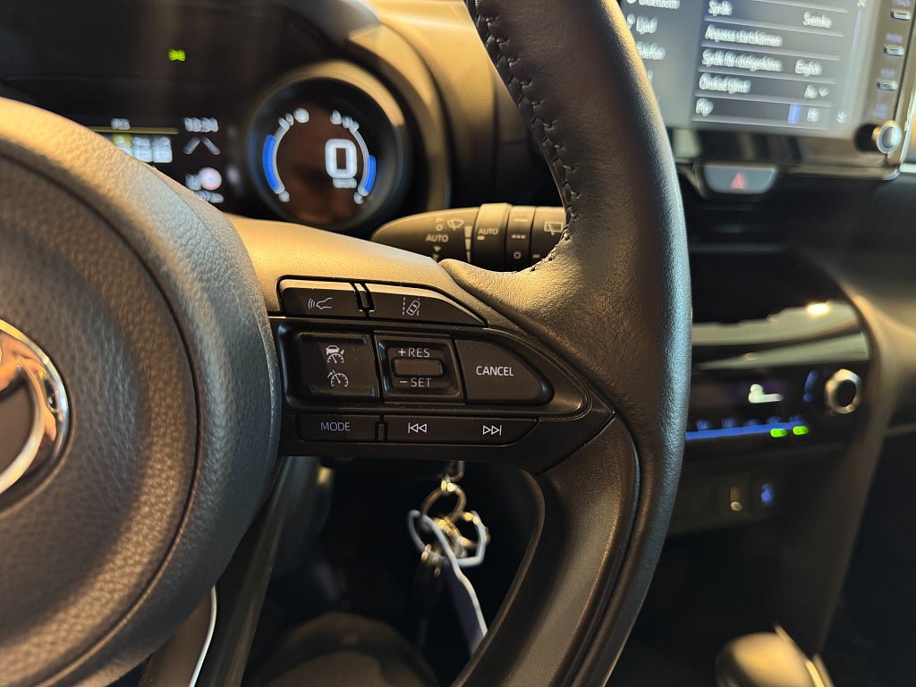 Vehicle Image 15
