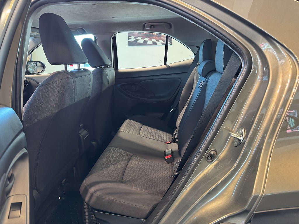Vehicle Image 22