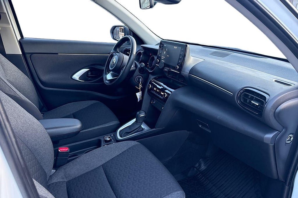 Vehicle Image 8