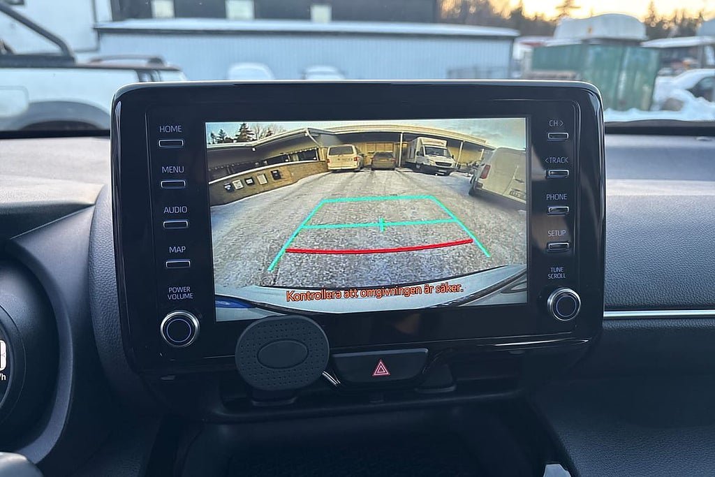 Vehicle Image 16