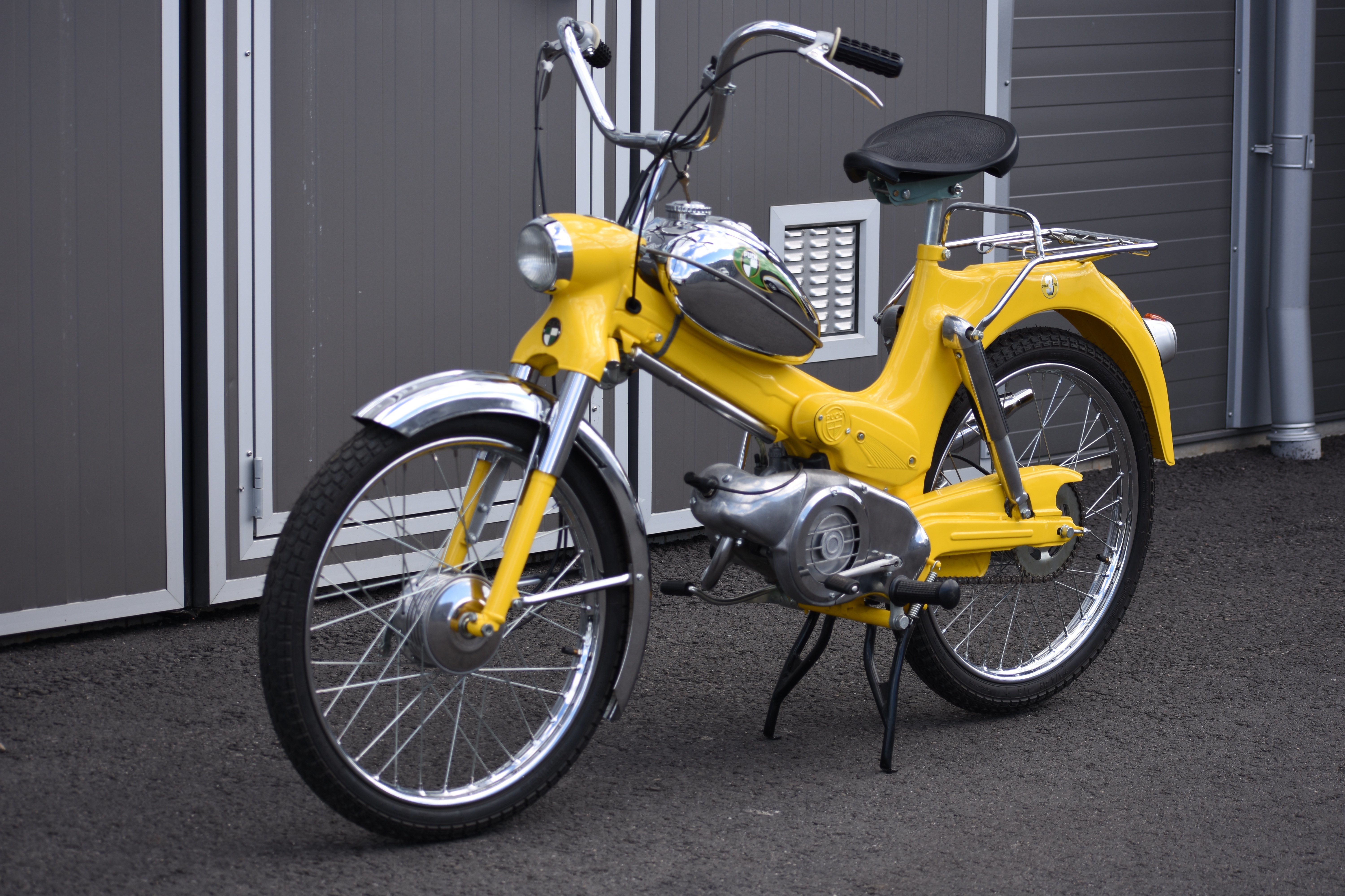Vehicle Image 12