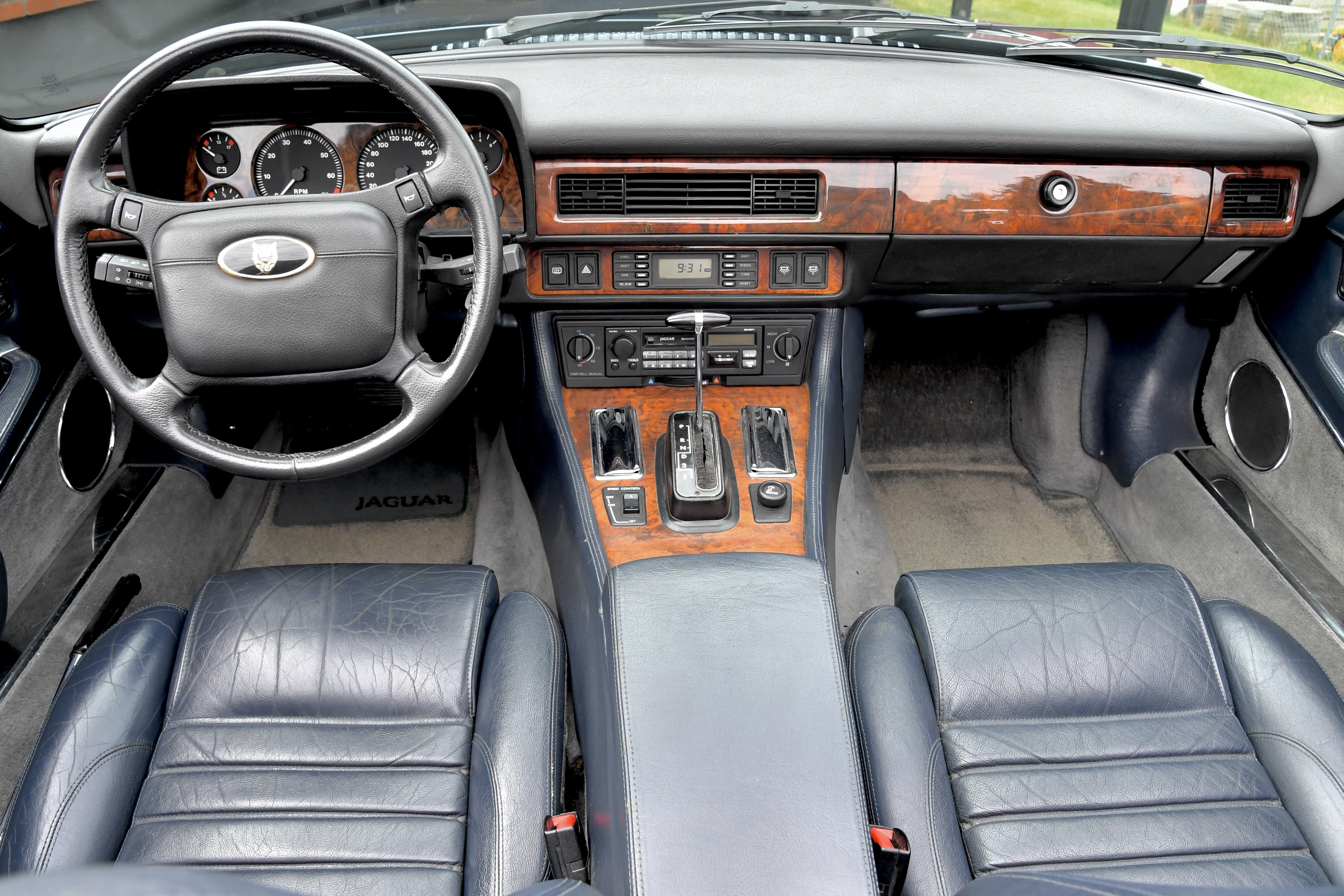 Vehicle Image 25