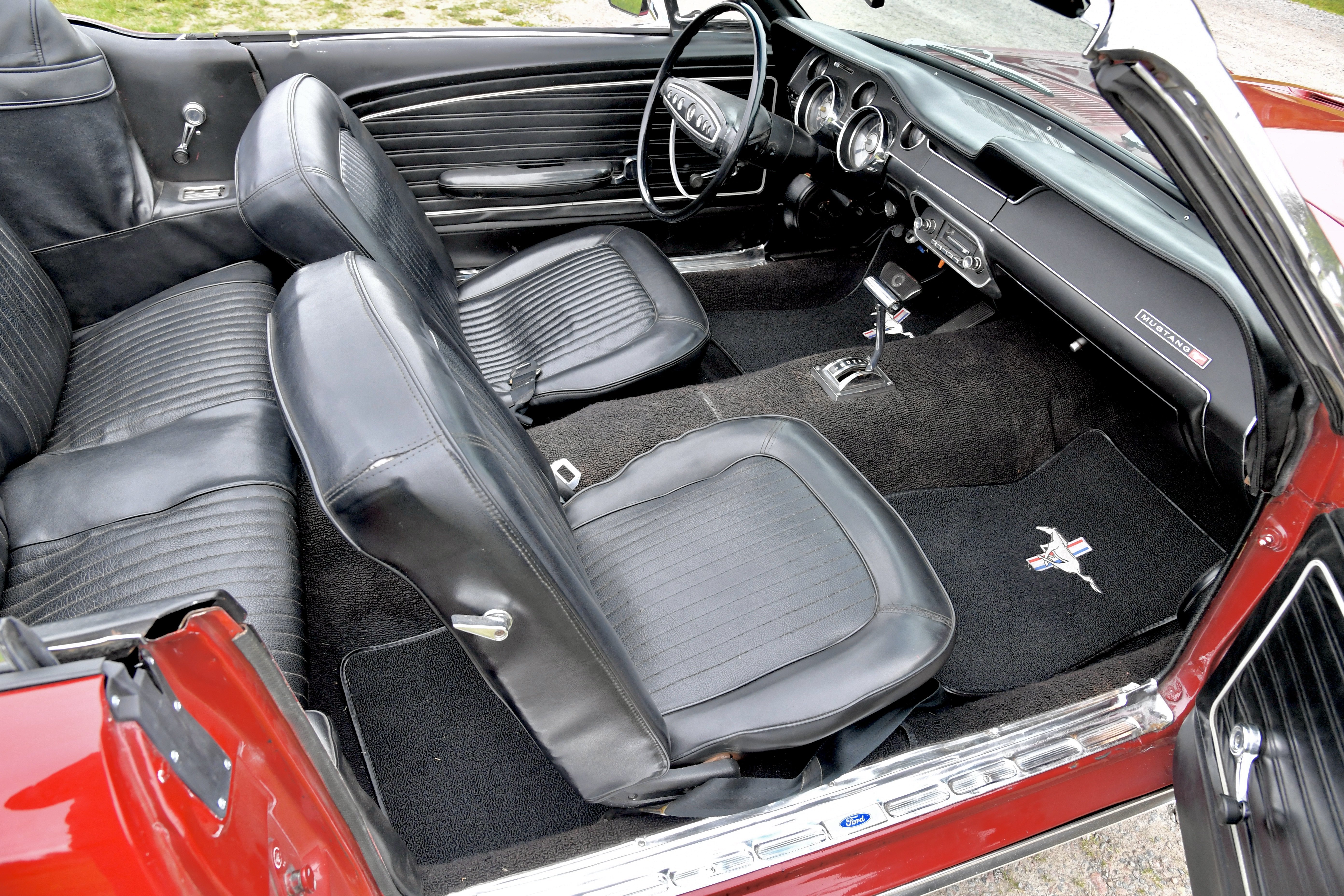 Vehicle Image 32