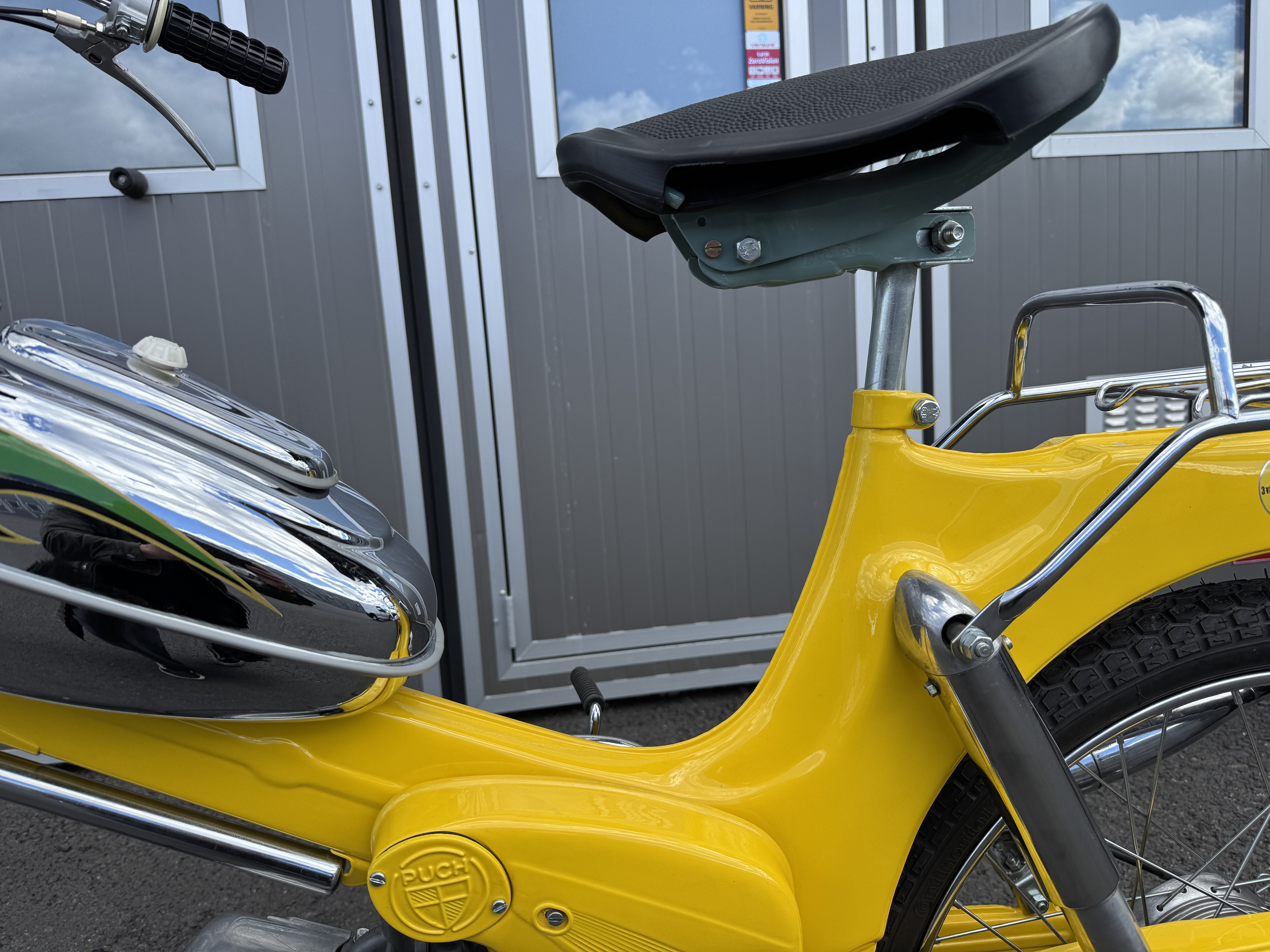Vehicle Image 32