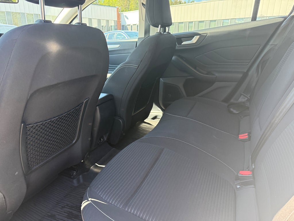 Vehicle Image 17