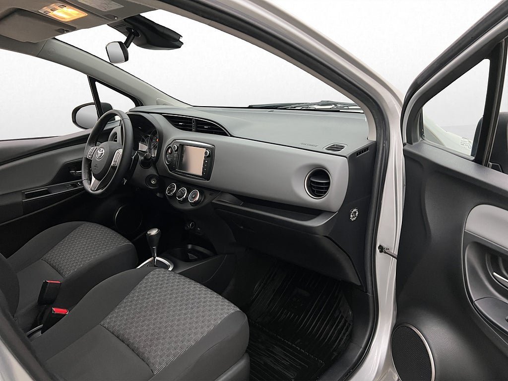 Vehicle Image 19