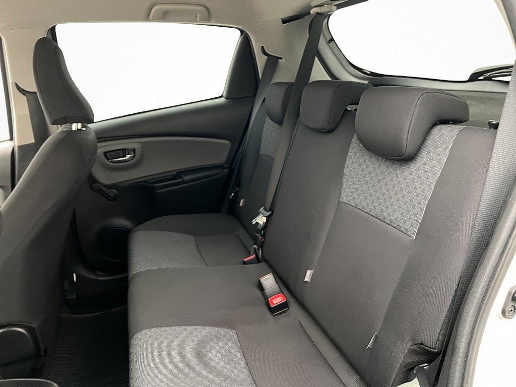 Vehicle Image 21
