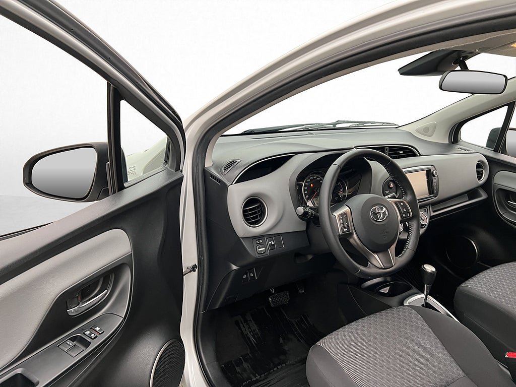 Vehicle Image 22