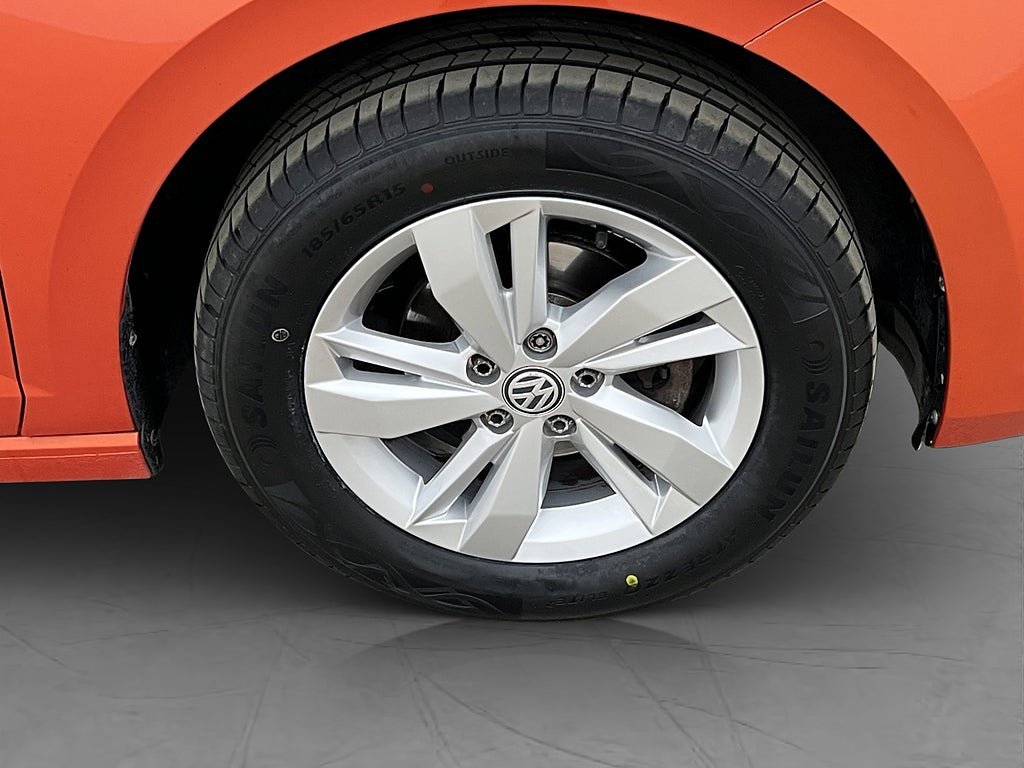 Vehicle Image 23