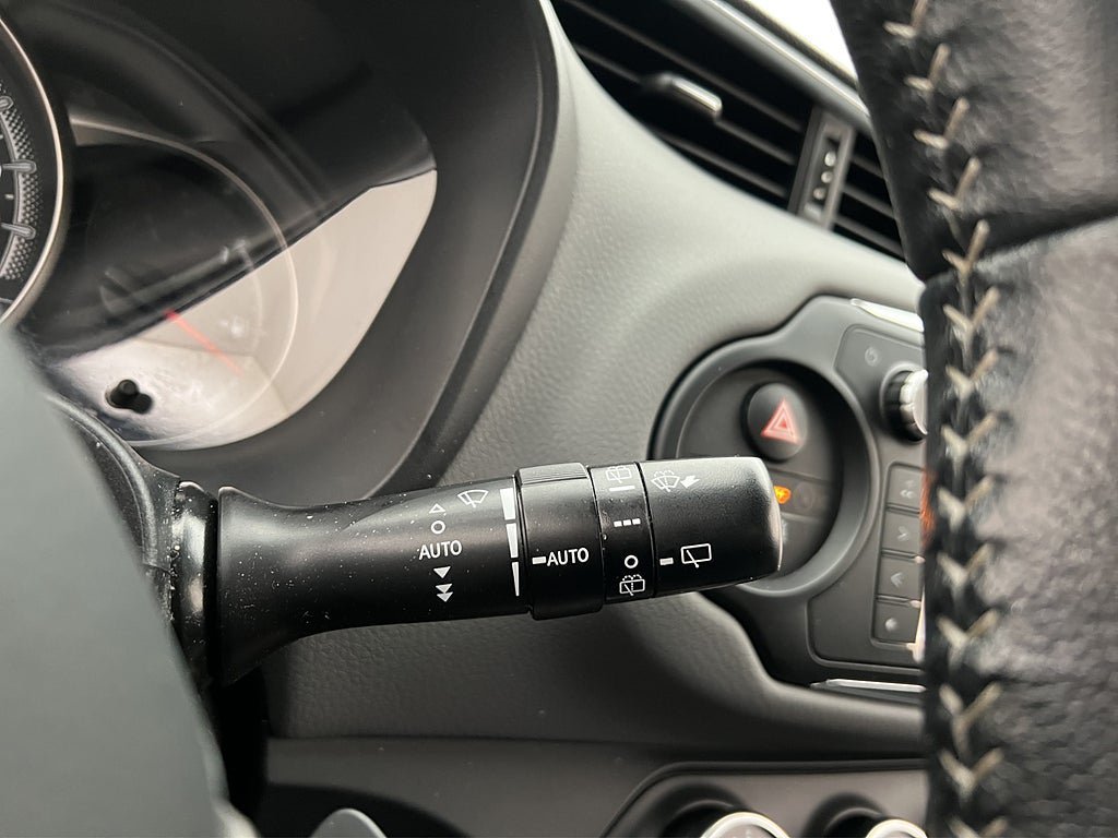 Vehicle Image 28