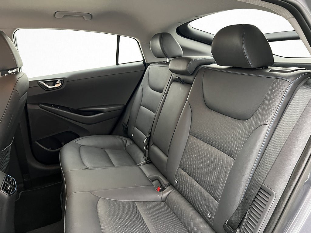Vehicle Image 33