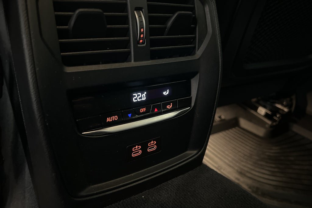 Vehicle Image 24