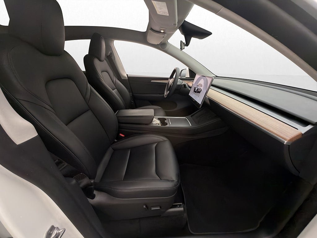 Vehicle Image 21
