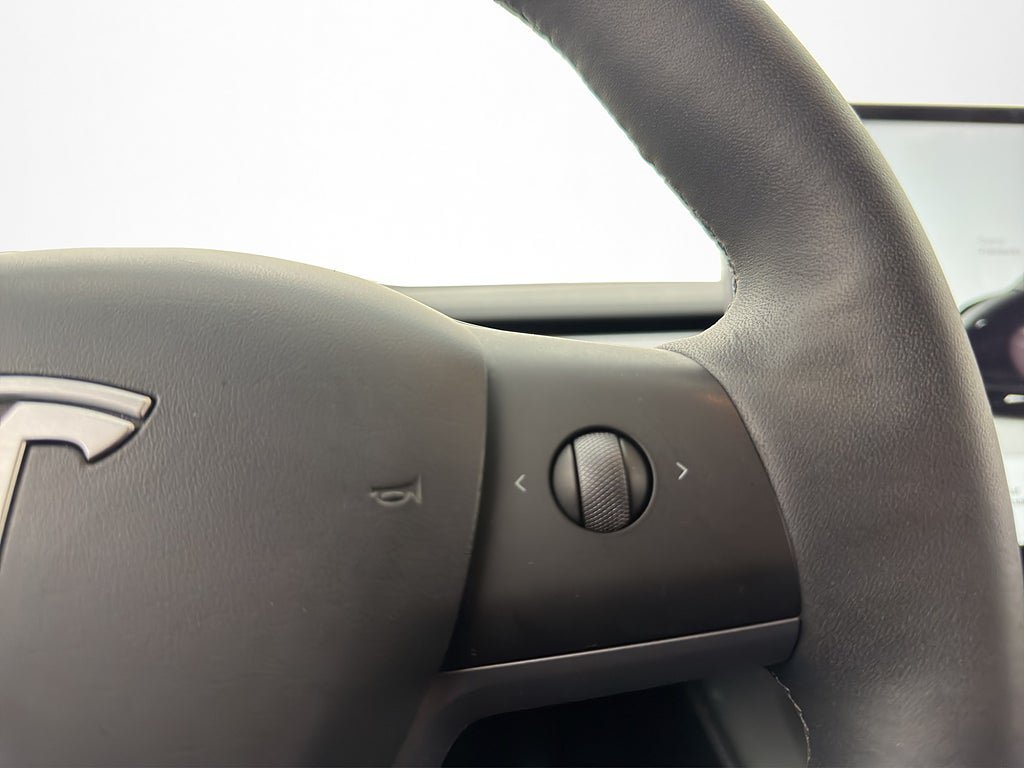 Vehicle Image 28