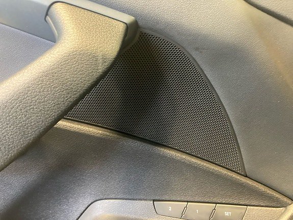 Vehicle Image 24