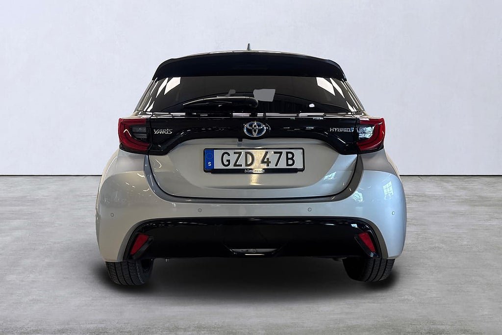 Vehicle Image 5