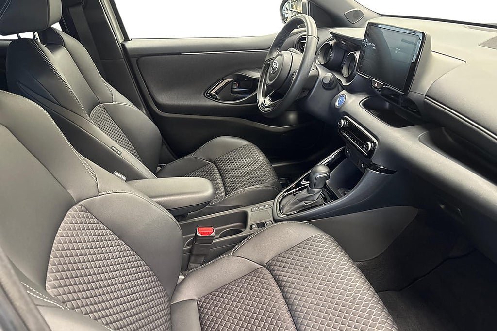 Vehicle Image 10
