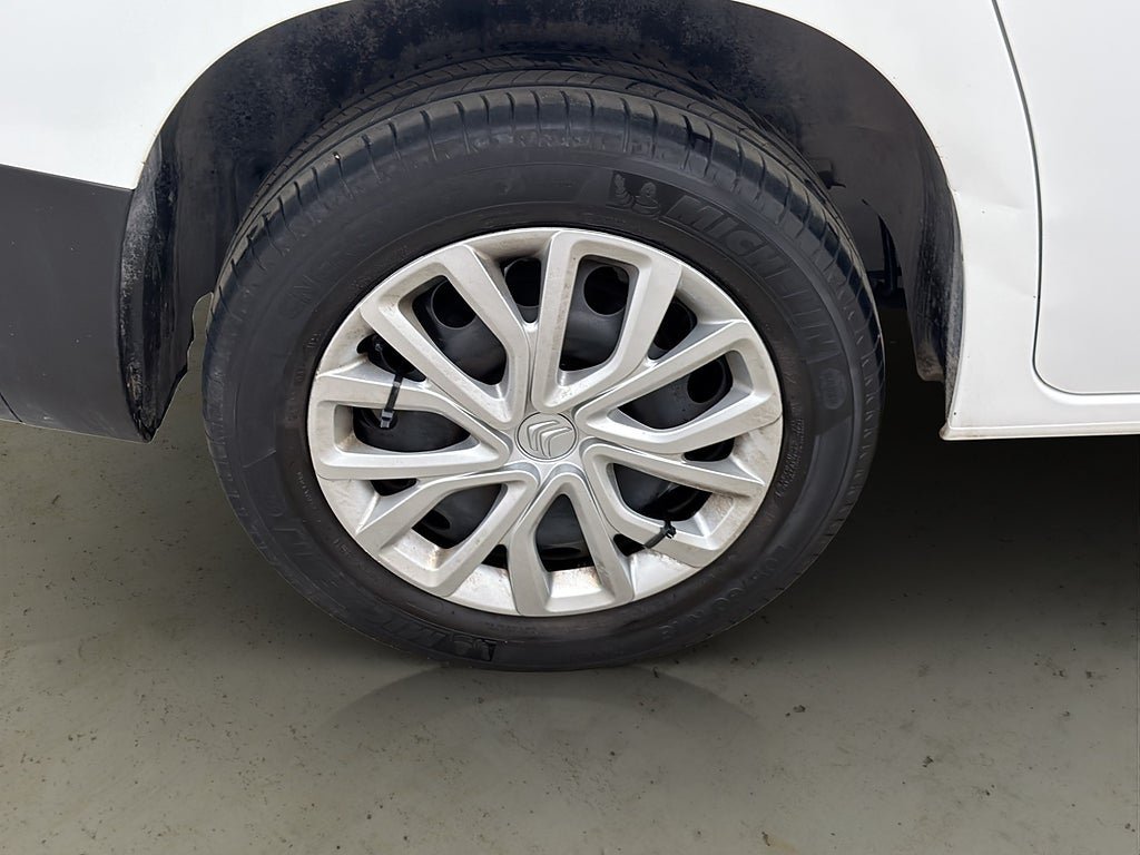 Vehicle Image 31