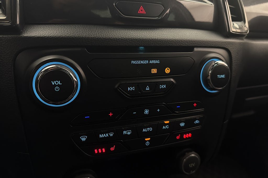 Vehicle Image 32