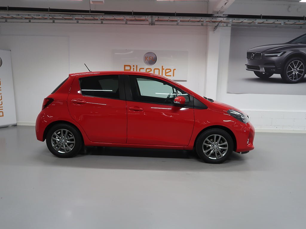 Vehicle Image 5