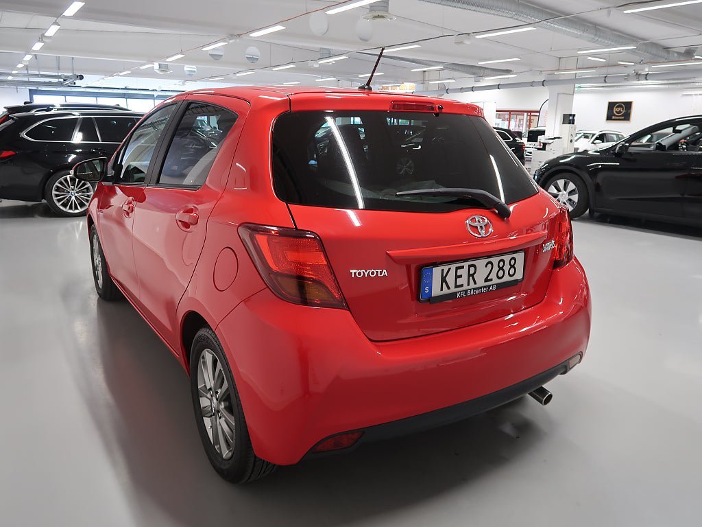 Vehicle Image 8
