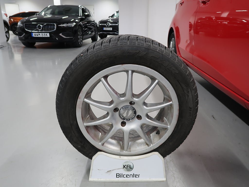 Vehicle Image 13