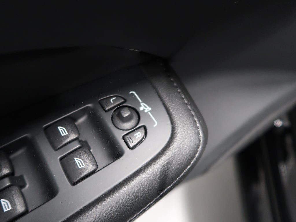 Vehicle Image 33