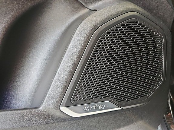 Vehicle Image 24