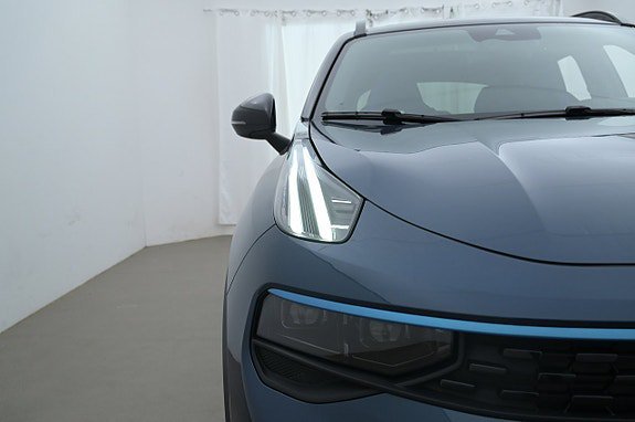 Vehicle Image 25
