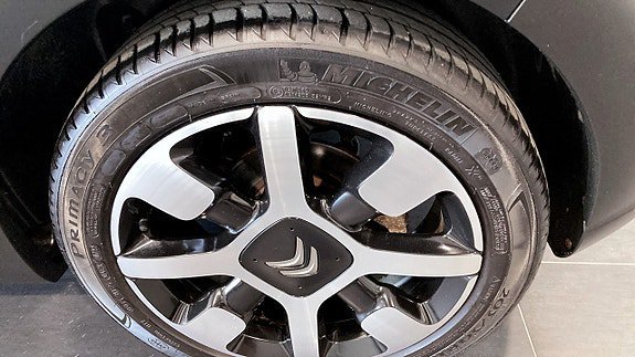 Vehicle Image 20
