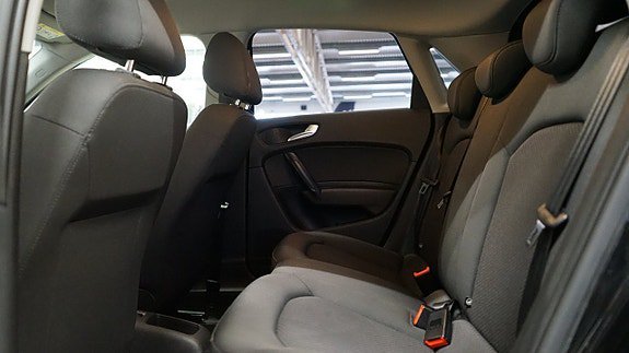Vehicle Image 18