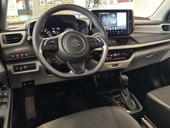 Vehicle Image 11