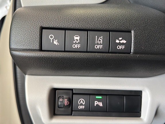 Vehicle Image 13
