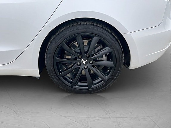 Vehicle Image 33