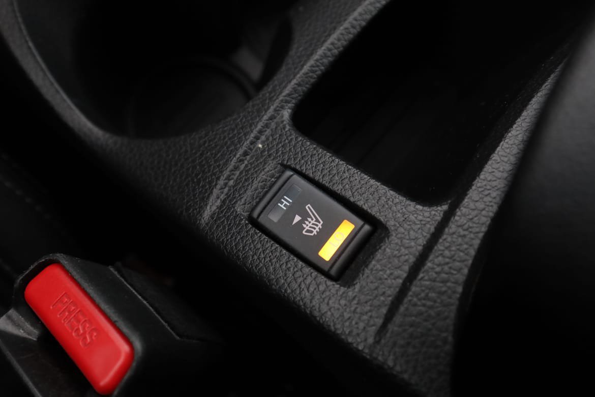 Vehicle Image 25