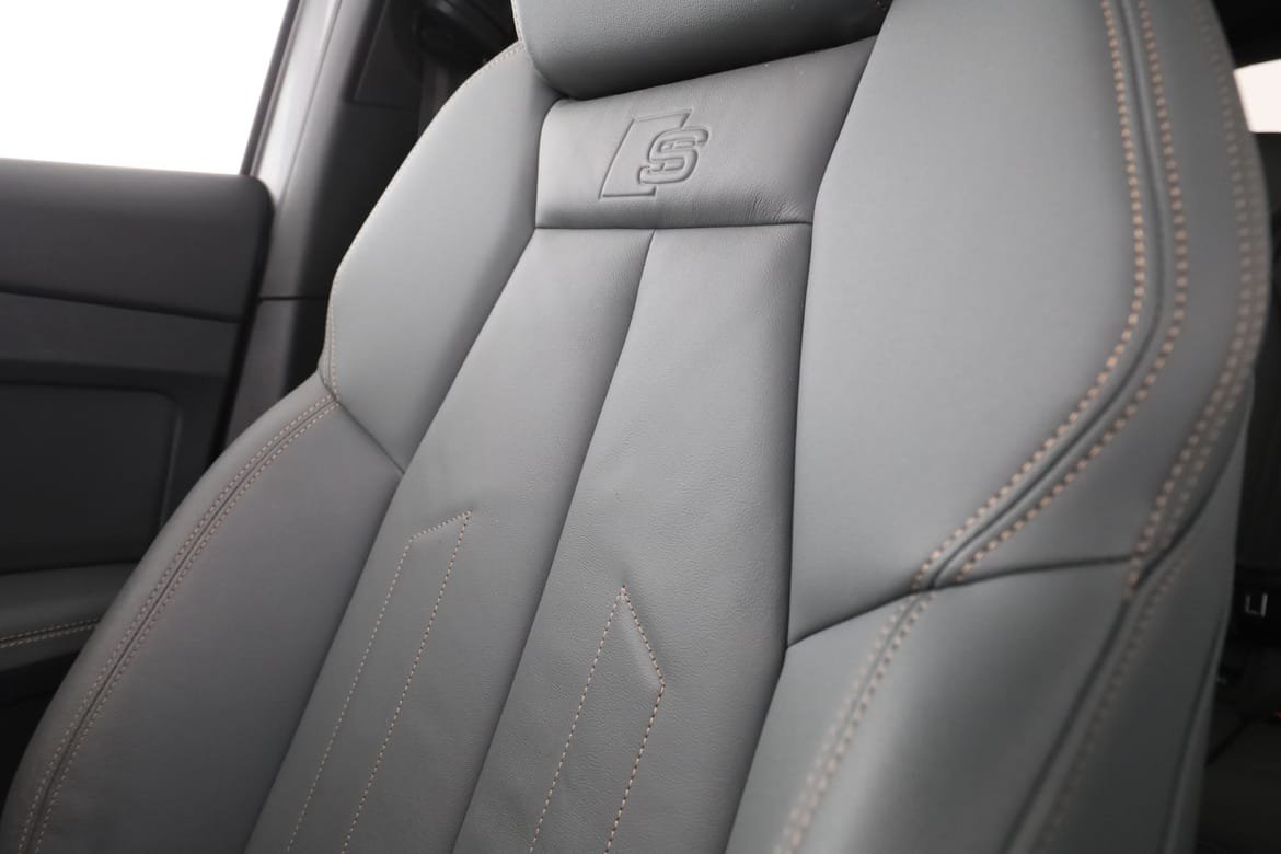 Vehicle Image 30